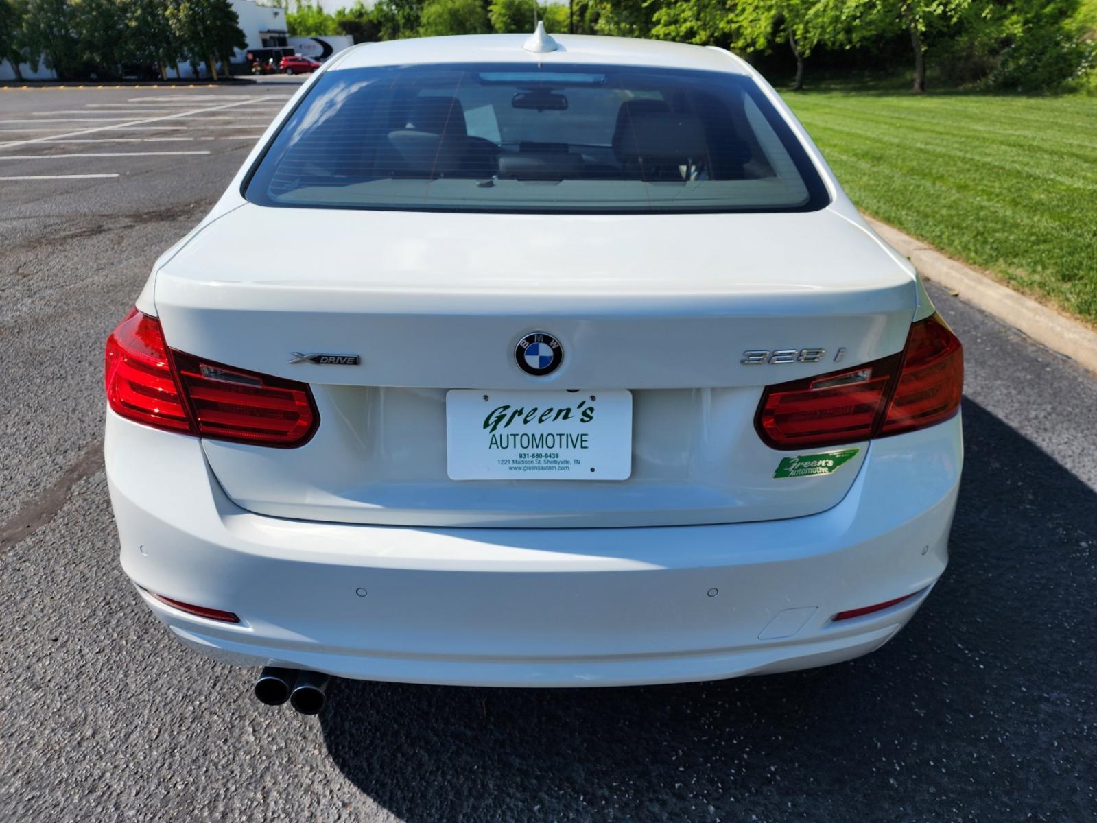 2015 WHITE /BEIGE BMW 3-Series 328i xDrive Sedan (WBA3B5G5XFN) with an 2.0L L4 DOHC 16V engine, 8-Speed Automatic transmission, located at 1221 Madison St., Shelbyville, TN, 37160, (931) 680-9439, 0.000000, 0.000000 - Photo #2